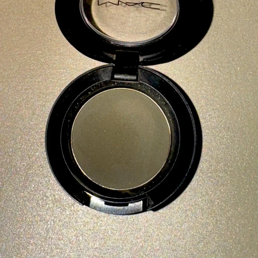 MAC Cosmetics Flourishing Eyeshadow Rare